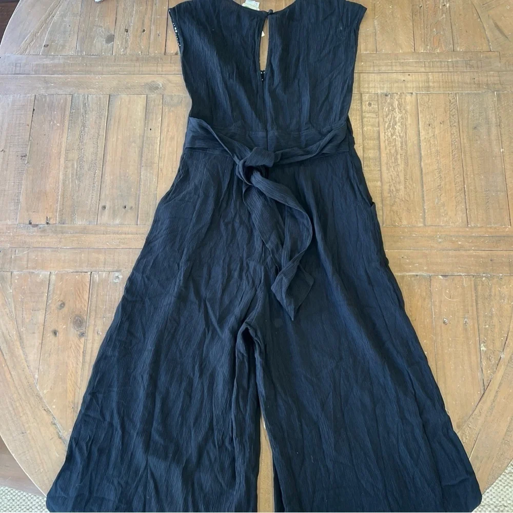 Anthropologie Black Cropped Wide leg Crinkle Cap Sleeve Jumpsuit NWT Size 4